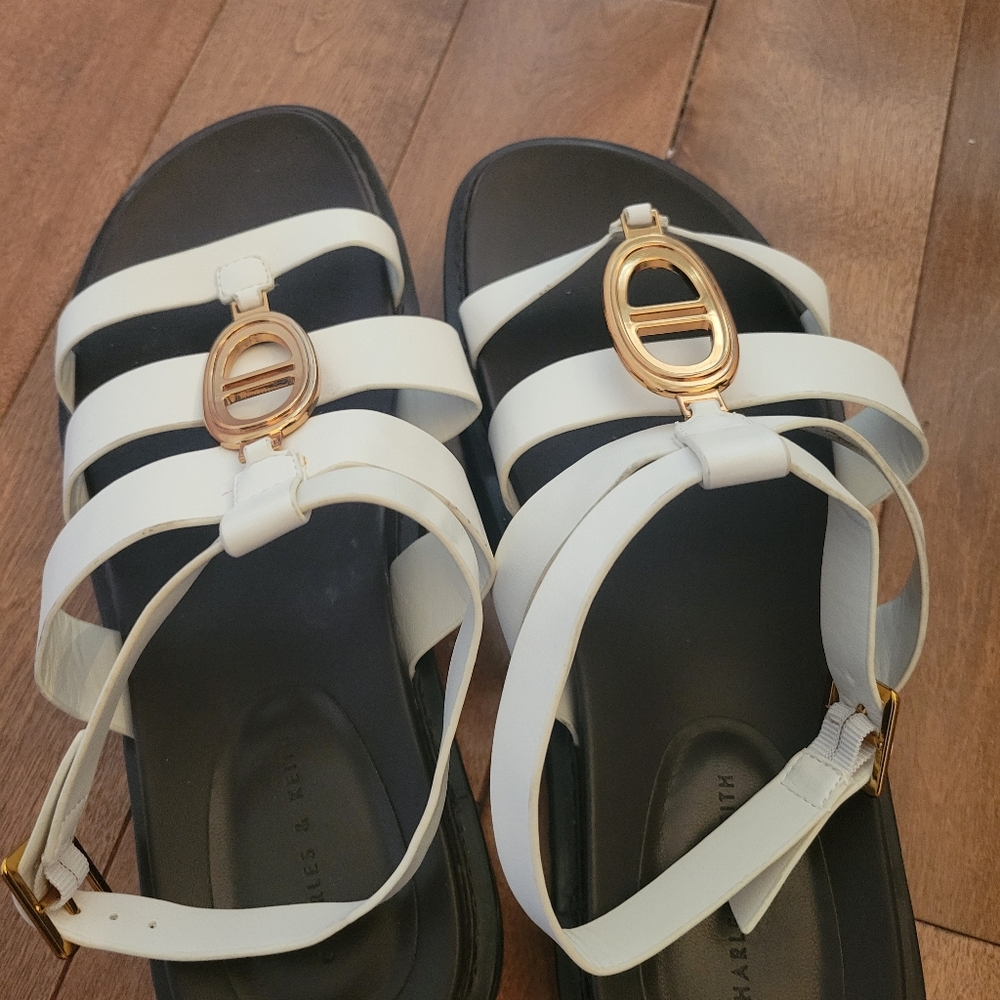 Sandals - Picture 4 of 6
